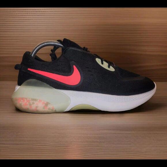 Size 8 - Nike Joyride Dual Run Black Laser Crimson - Picture 1 of 7